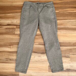 Torrid Women’s Size 20T High Rise Snakeskin Print Tan Jeans